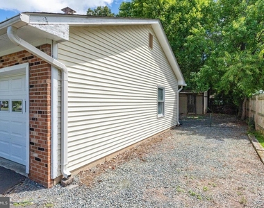 209 Raintree Boulevard - Photo Thumbnail 44