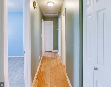 209 Raintree Boulevard - Photo Thumbnail 24