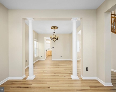 9320 Birch Cliff Drive - Photo Thumbnail 7
