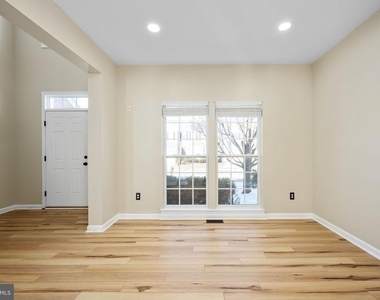 9320 Birch Cliff Drive - Photo Thumbnail 5