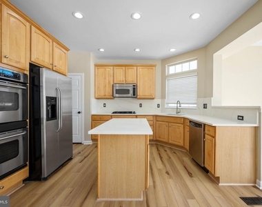 9320 Birch Cliff Drive - Photo Thumbnail 24