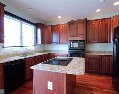 22817 Nichols Farm Way - Photo Thumbnail 4