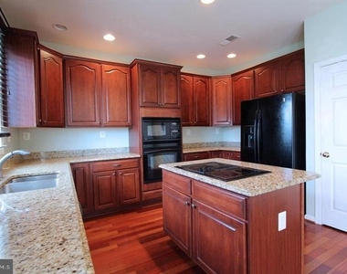 22817 Nichols Farm Way - Photo Thumbnail 2