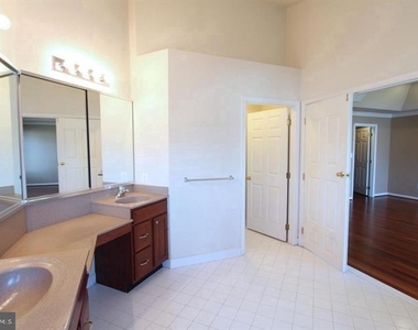 22817 Nichols Farm Way - Photo Thumbnail 14