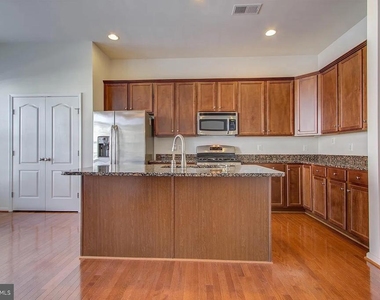 22648 Vienna Terrace - Photo Thumbnail 7