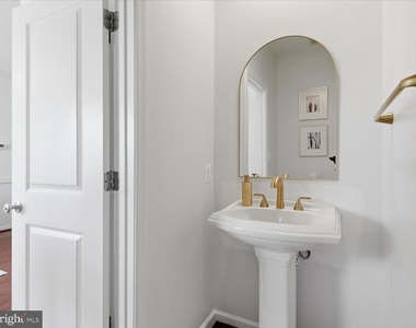 25114 Harpenden Terrace - Photo Thumbnail 11