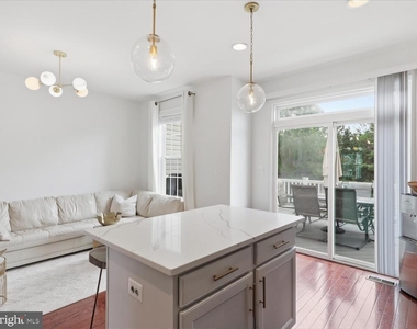 25114 Harpenden Terrace - Photo Thumbnail 9