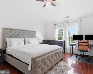 25114 Harpenden Terrace - Photo Thumbnail 12