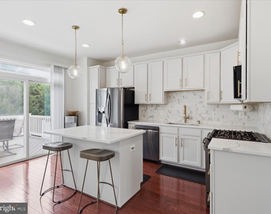 25114 Harpenden Terrace - Photo Thumbnail 7