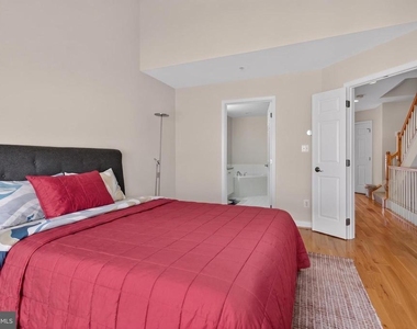 8814 Hunting Lodge Court - Photo Thumbnail 29