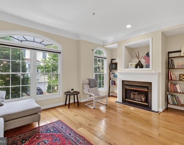 8814 Hunting Lodge Court - Photo Thumbnail 24