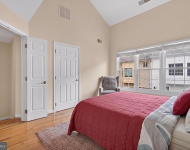 8814 Hunting Lodge Court - Photo Thumbnail 30