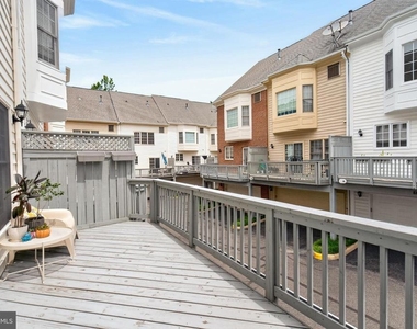 8814 Hunting Lodge Court - Photo Thumbnail 16