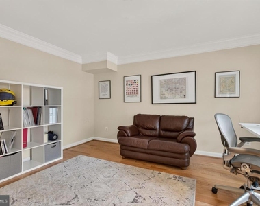 8814 Hunting Lodge Court - Photo Thumbnail 7