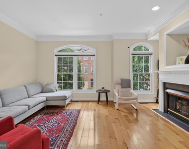 8814 Hunting Lodge Court - Photo Thumbnail 21
