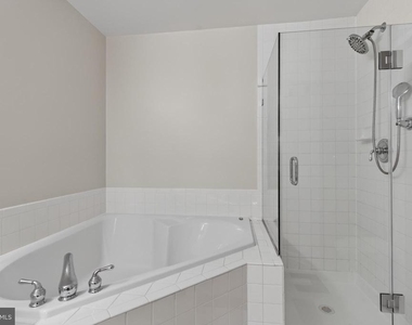 8814 Hunting Lodge Court - Photo Thumbnail 35