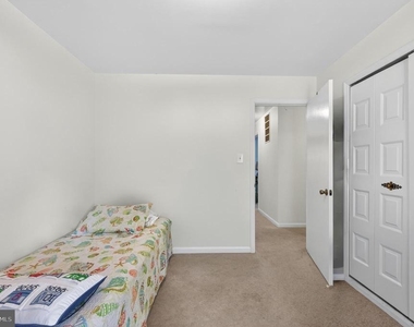 8815 Newport Court - Photo Thumbnail 21
