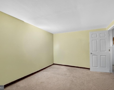 8815 Newport Court - Photo Thumbnail 25