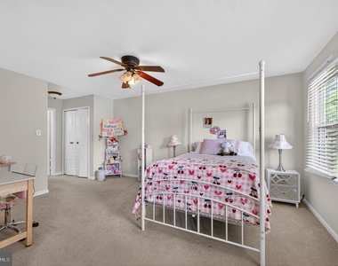8815 Newport Court - Photo Thumbnail 19