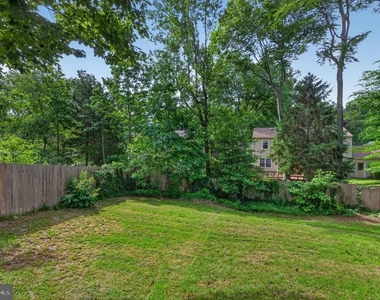 8815 Newport Court - Photo Thumbnail 28