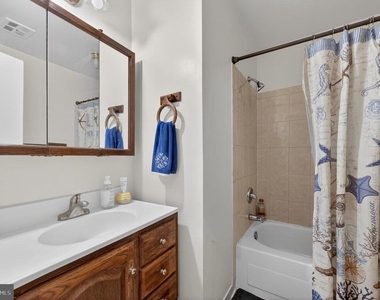 8815 Newport Court - Photo Thumbnail 22