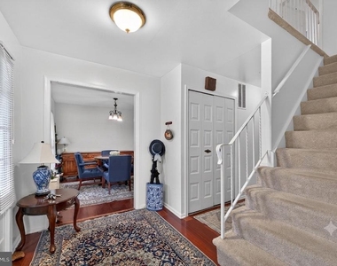 8815 Newport Court - Photo Thumbnail 3