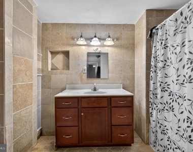 8815 Newport Court - Photo Thumbnail 26