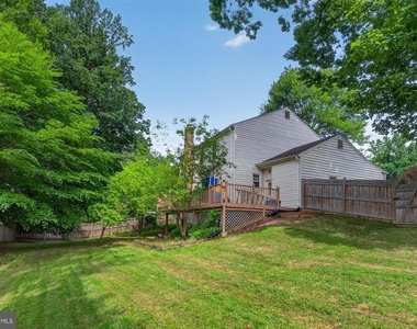 8815 Newport Court - Photo Thumbnail 29