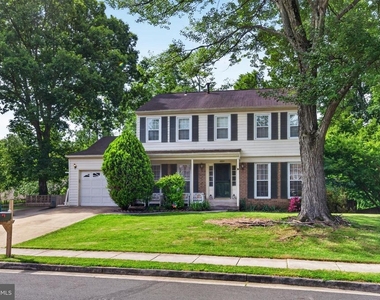 8815 Newport Court - Photo Thumbnail 1