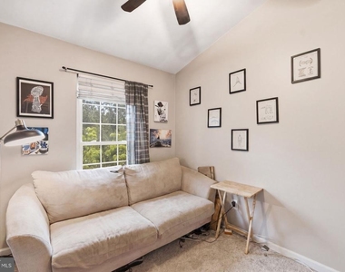 12109 Wedgeway Court - Photo Thumbnail 16