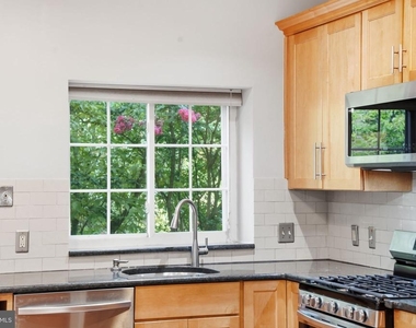12109 Wedgeway Court - Photo Thumbnail 16