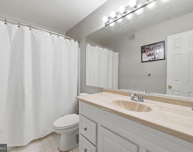 12109 Wedgeway Court - Photo Thumbnail 18