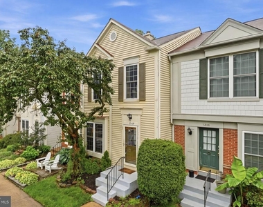 12109 Wedgeway Court - Photo Thumbnail 1