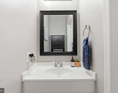12109 Wedgeway Court - Photo Thumbnail 10