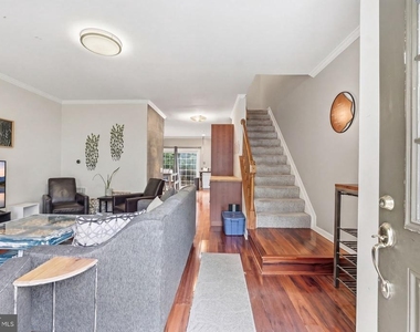 12109 Wedgeway Court - Photo Thumbnail 2