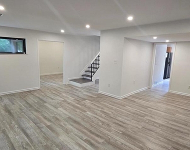 11922 Escalante Court - Photo Thumbnail 7