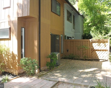 11922 Escalante Court - Photo Thumbnail 23