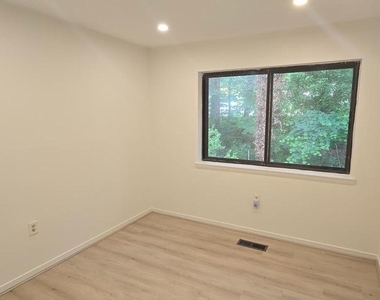 11922 Escalante Court - Photo Thumbnail 17