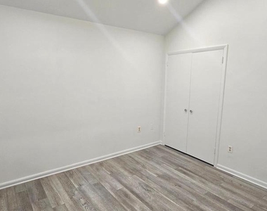11922 Escalante Court - Photo Thumbnail 9