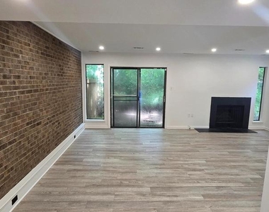 11922 Escalante Court - Photo Thumbnail 6