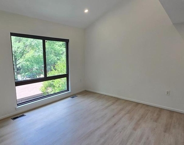 11922 Escalante Court - Photo Thumbnail 11