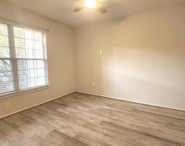 3009 Nicosh Circle - Photo Thumbnail 20