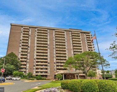 1800 Old Meadow Road - Photo Thumbnail 4