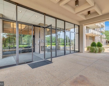 1800 Old Meadow Road - Photo Thumbnail 5
