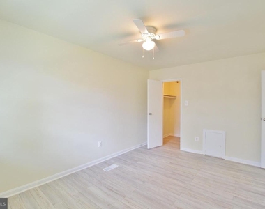 8612 Walutes Circle - Photo Thumbnail 14