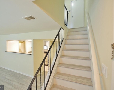 8612 Walutes Circle - Photo Thumbnail 9