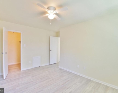 8612 Walutes Circle - Photo Thumbnail 15
