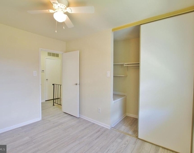 8612 Walutes Circle - Photo Thumbnail 12