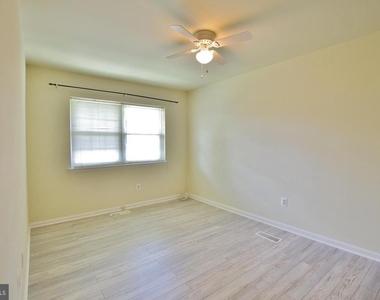 8612 Walutes Circle - Photo Thumbnail 13