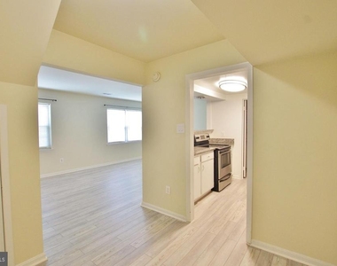 8612 Walutes Circle - Photo Thumbnail 3